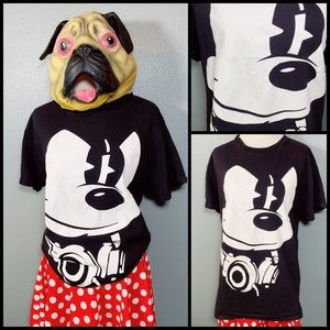 DISNEY, Mickey with headphones tee!!